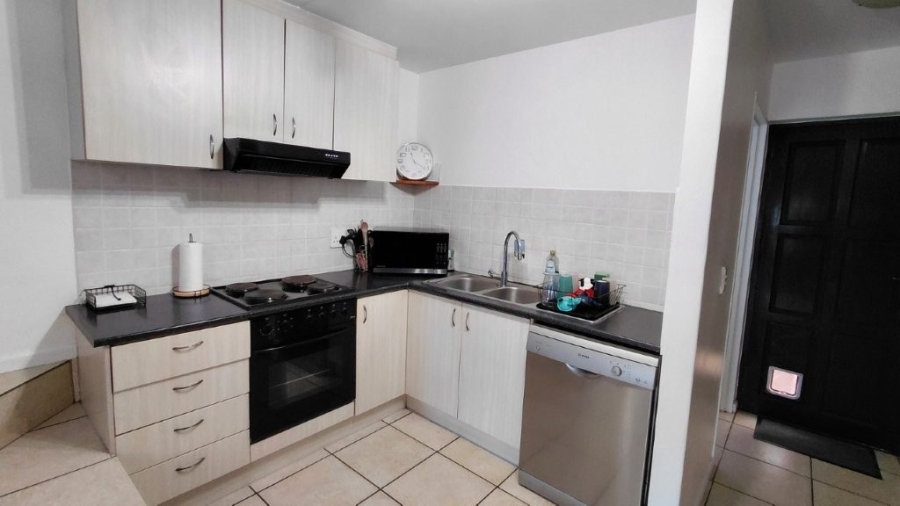To Let 2 Bedroom Property for Rent in Burgundy Estate Western Cape
